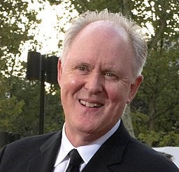 John Lithgow lesz Dumbledore?